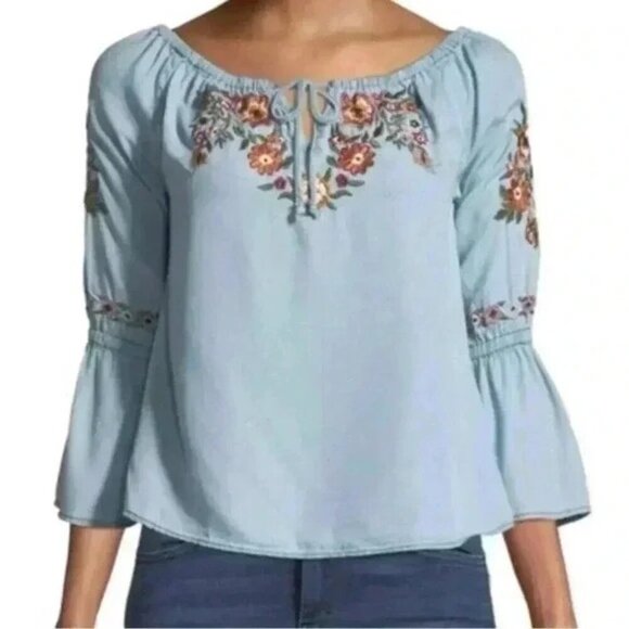 Cupcakes and Cashmere Adrien Floral Embroidered Off The Shoulder Chambray Top  S - Picture 1 of 12